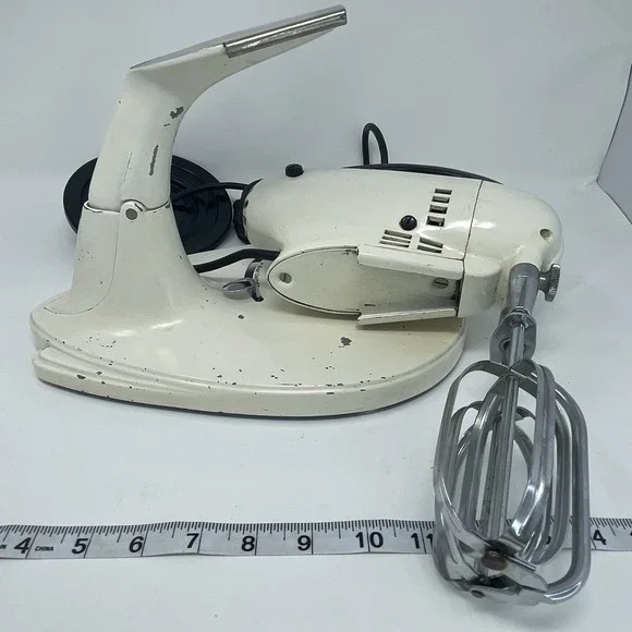 Vintage Hamilton Beach Model G Stand Mixer with Bowls - TESTED - WORKS!!